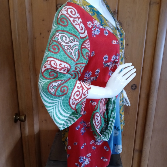 NWT Cute Print Sacred Threads Top - Picture 2 of 4